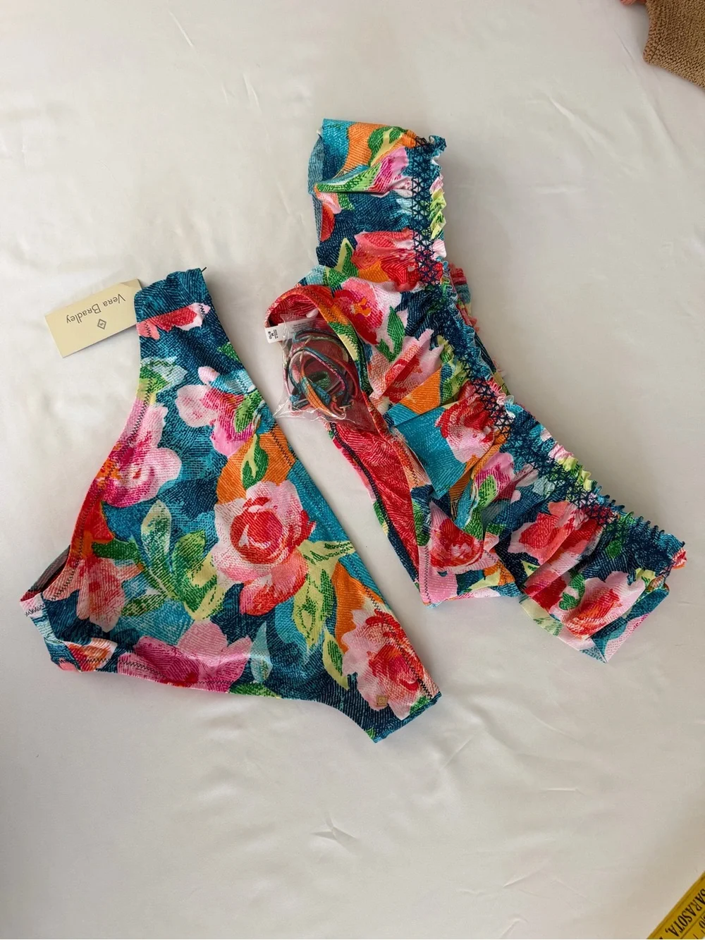 Vera Bradley SuperBloom Layla Top Hipster Bottoms Ruffle Floral Medium 2 Piece‎